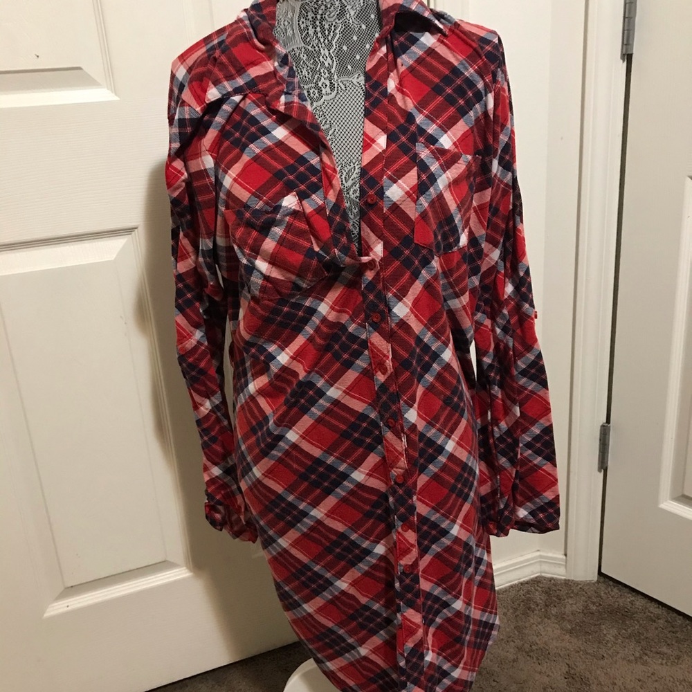 Red plaid women’s knee-length dress